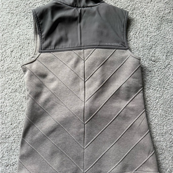 Under Armour Storm1 Coldgear Gray Vest Women's Small Athleisure Gorpcore Outdoor - Picture 2 of 7